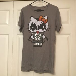 NWOT Hello Kitty KISS Shirt Hot Topic. ♥️